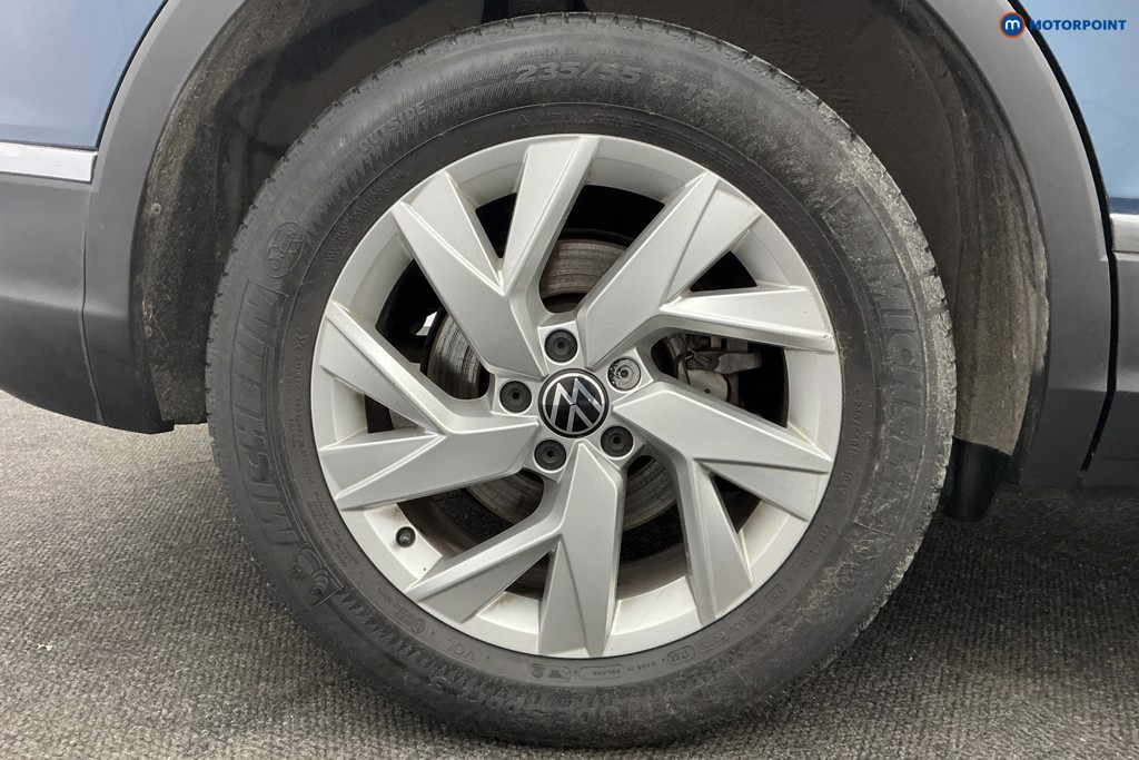 Volkswagen Tiguan Life Automatic Petrol Plug-In Hybrid SUV - Stock Number (1618637) - 38th supplementary image