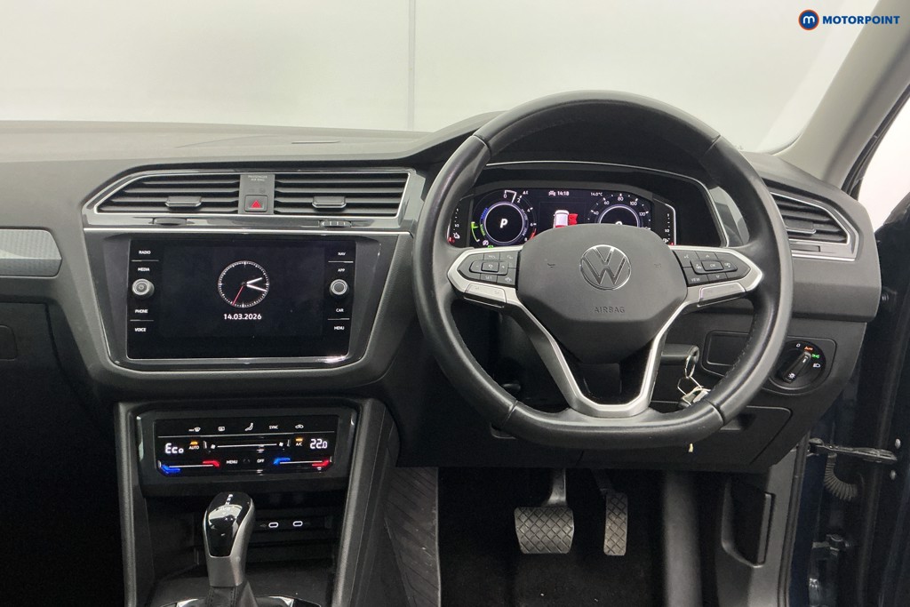 Volkswagen Tiguan Life Automatic Petrol Plug-In Hybrid SUV - Stock Number (1618637) - 1st supplementary image