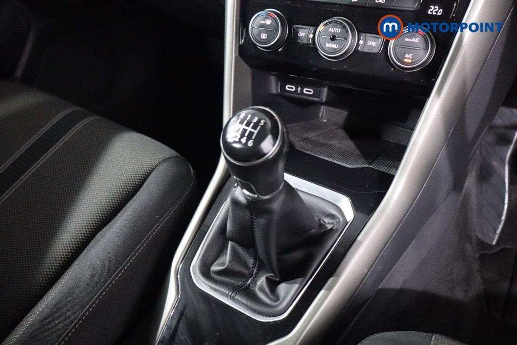 Volkswagen T-Roc SE Manual Petrol SUV - Stock Number (1619871) - 20th supplementary image