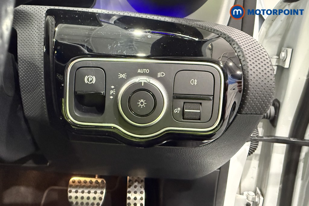 Mercedes-Benz A Class Amg Line Automatic Petrol Hatchback - Stock Number (1620418) - 18th supplementary image