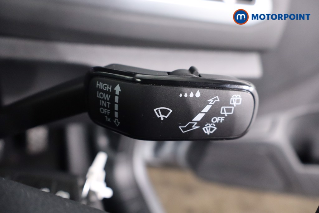 Volkswagen T-Roc Life Manual Petrol SUV - Stock Number (1620963) - 15th supplementary image