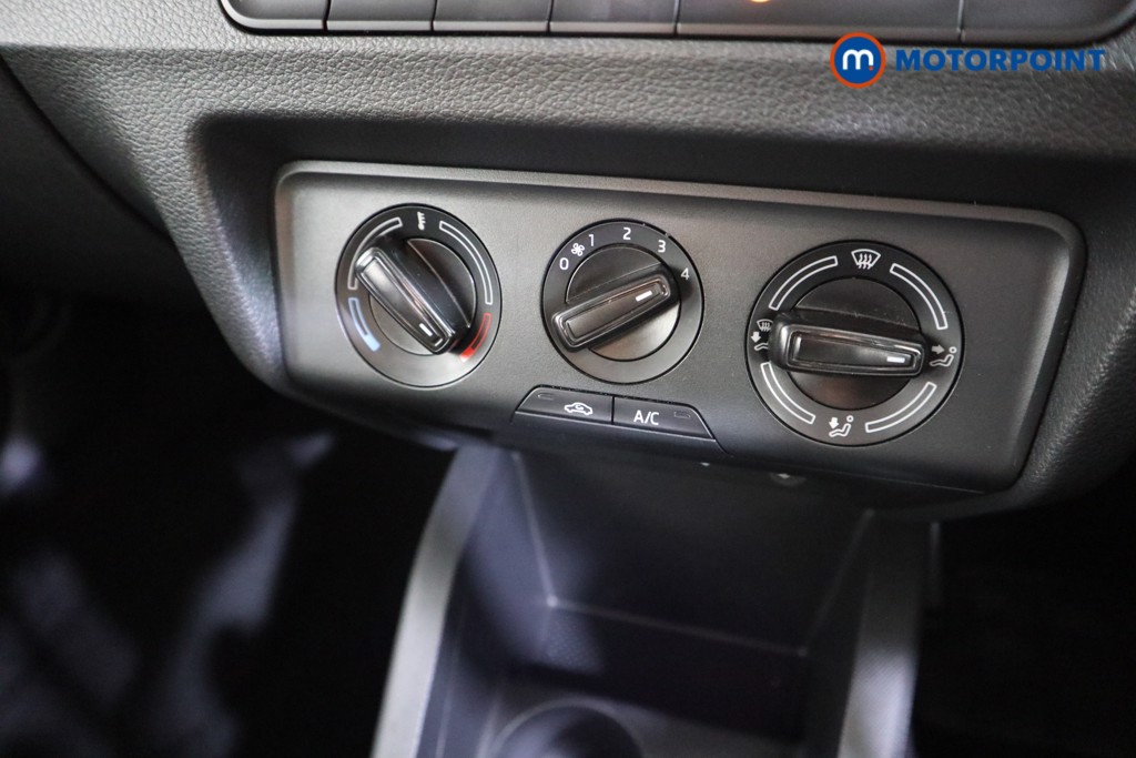 Skoda Fabia Colour Edition Manual Petrol Hatchback - Stock Number (1621505) - 7th supplementary image