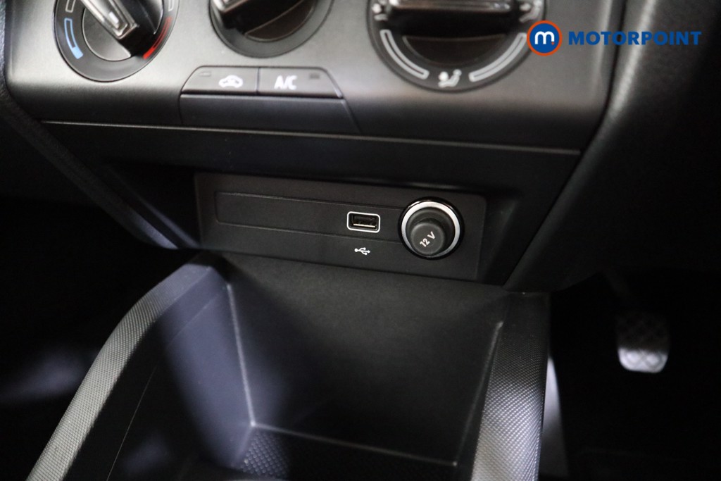 Skoda Fabia Colour Edition Manual Petrol Hatchback - Stock Number (1621505) - 8th supplementary image