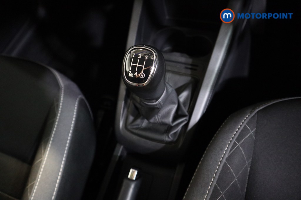 Skoda Fabia Colour Edition Manual Petrol Hatchback - Stock Number (1621505) - 9th supplementary image