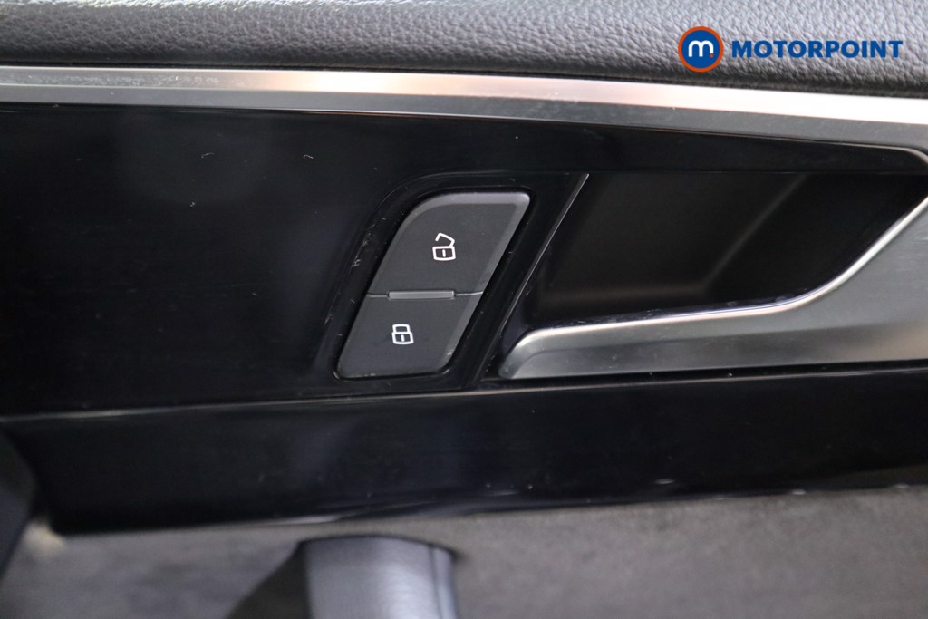 Audi A4 Black Edition Automatic Petrol Estate - Stock Number (1621675) - 14th supplementary image