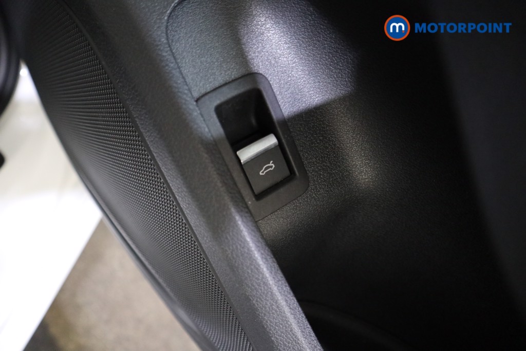 Audi A4 Black Edition Automatic Petrol Estate - Stock Number (1621675) - 16th supplementary image