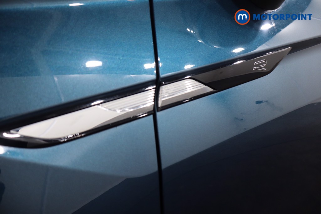 Volkswagen Tiguan R-Line Automatic Petrol SUV - Stock Number (1622900) - 35th supplementary image
