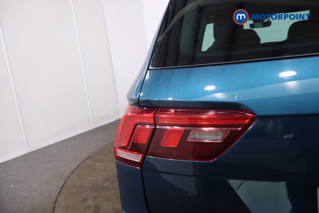 Volkswagen Tiguan R-Line Automatic Petrol SUV - Stock Number (1622900) - 45th supplementary image
