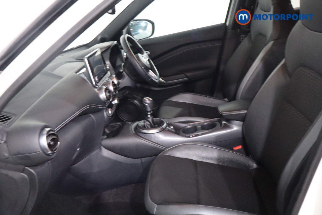 Nissan Juke N-Connecta Manual Petrol SUV - Stock Number (1623100) - 4th supplementary image