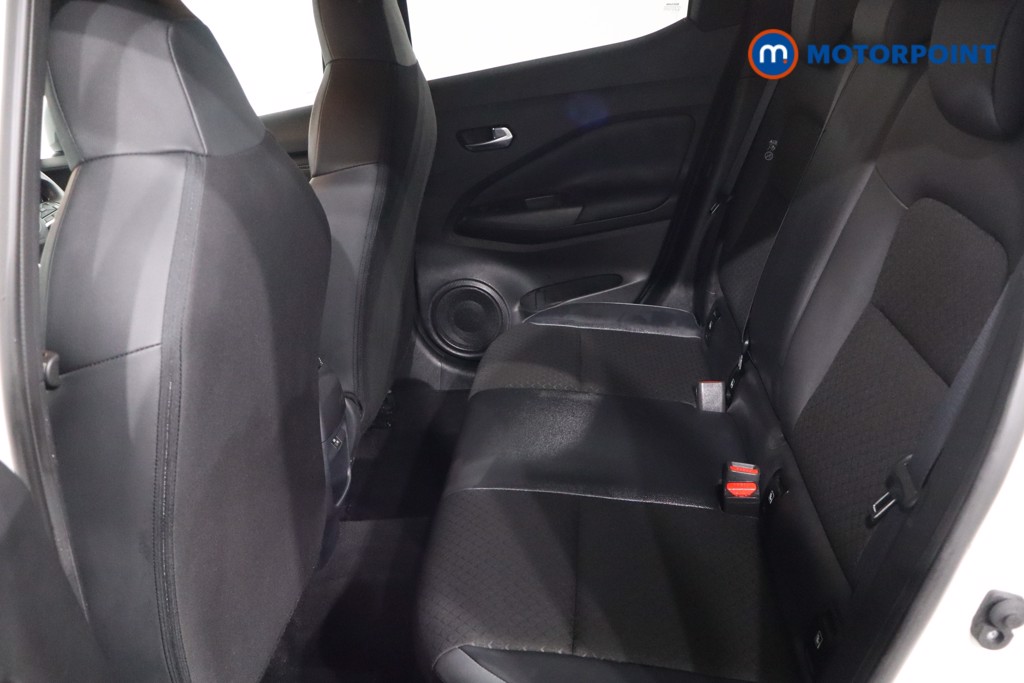 Nissan Juke N-Connecta Manual Petrol SUV - Stock Number (1623100) - 5th supplementary image