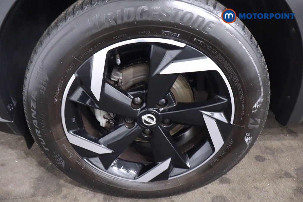 Nissan Juke N-Connecta Manual Petrol SUV - Stock Number (1623100) - 11th supplementary image