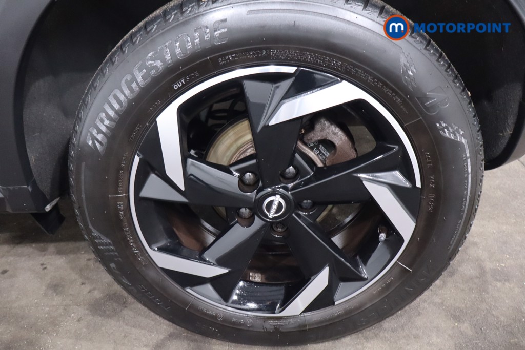 Nissan Juke N-Connecta Manual Petrol SUV - Stock Number (1623100) - 12th supplementary image