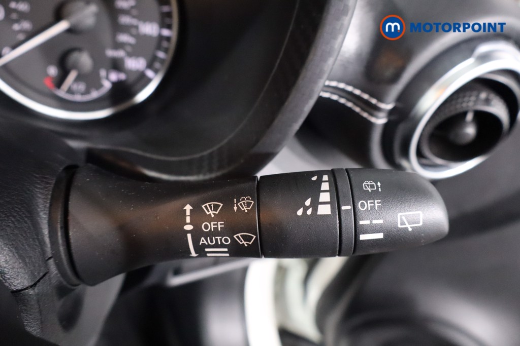 Nissan Juke N-Connecta Manual Petrol SUV - Stock Number (1623100) - 15th supplementary image