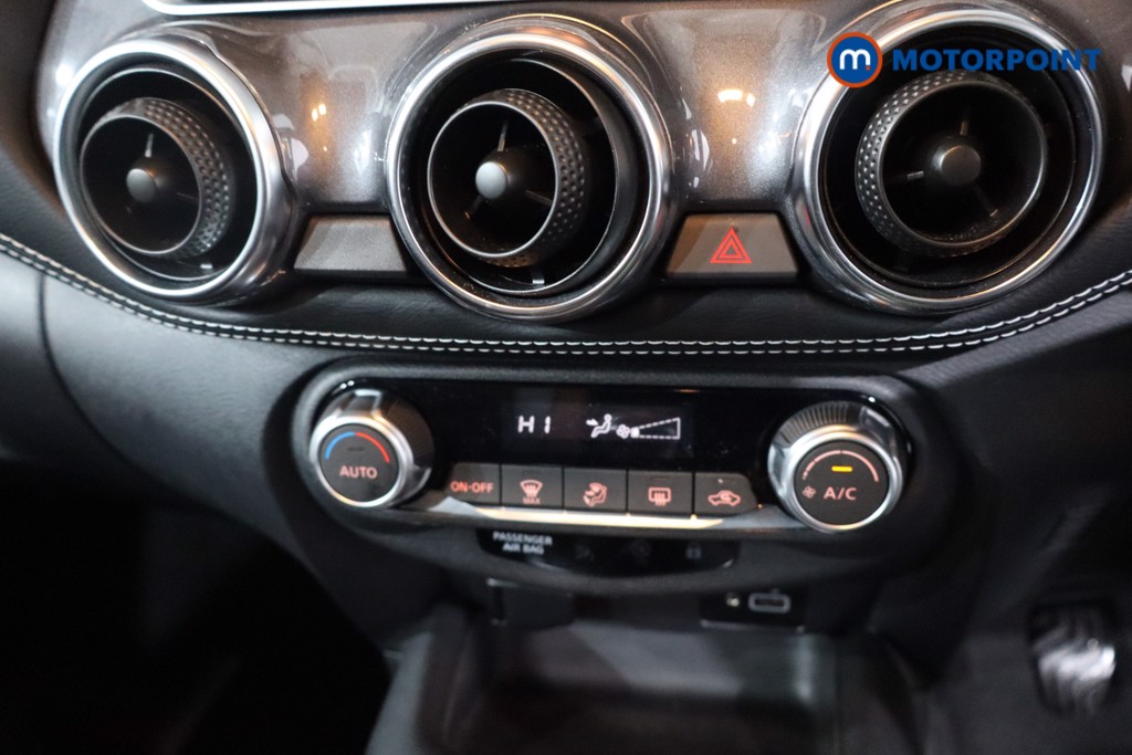 Nissan Juke N-Connecta Manual Petrol SUV - Stock Number (1623100) - 21st supplementary image