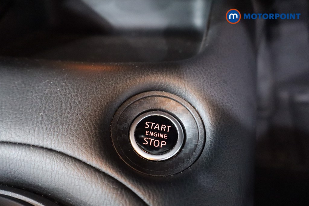 Nissan Juke N-Connecta Manual Petrol SUV - Stock Number (1623100) - 23rd supplementary image