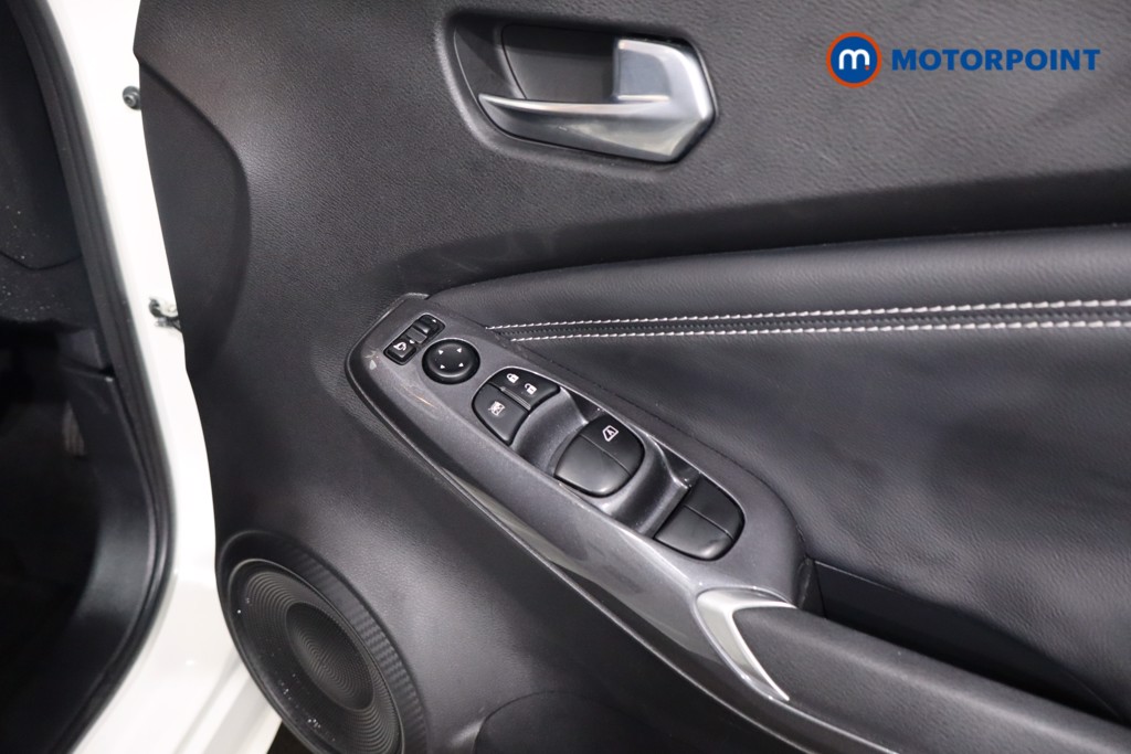 Nissan Juke N-Connecta Manual Petrol SUV - Stock Number (1623100) - 26th supplementary image