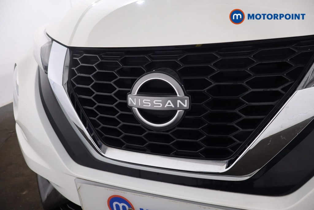 Nissan Juke N-Connecta Manual Petrol SUV - Stock Number (1623100) - 30th supplementary image