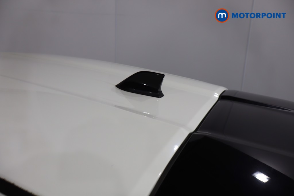 Nissan Juke N-Connecta Manual Petrol SUV - Stock Number (1623100) - 34th supplementary image