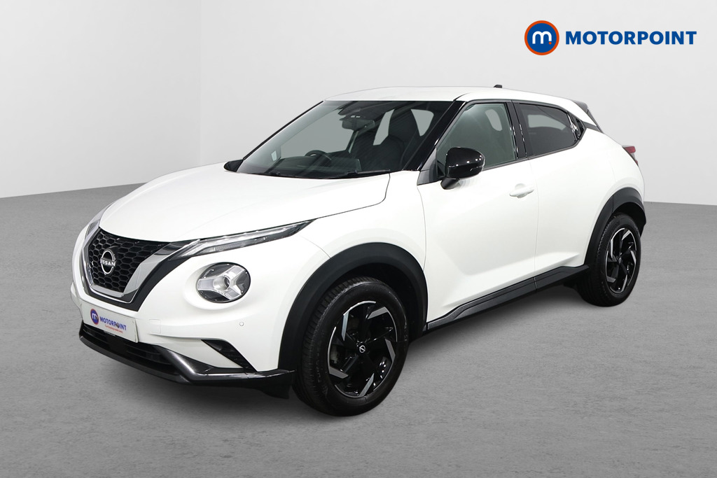 Nissan Juke N-Connecta Manual Petrol SUV - Stock Number (1623100) - Passenger side front corner