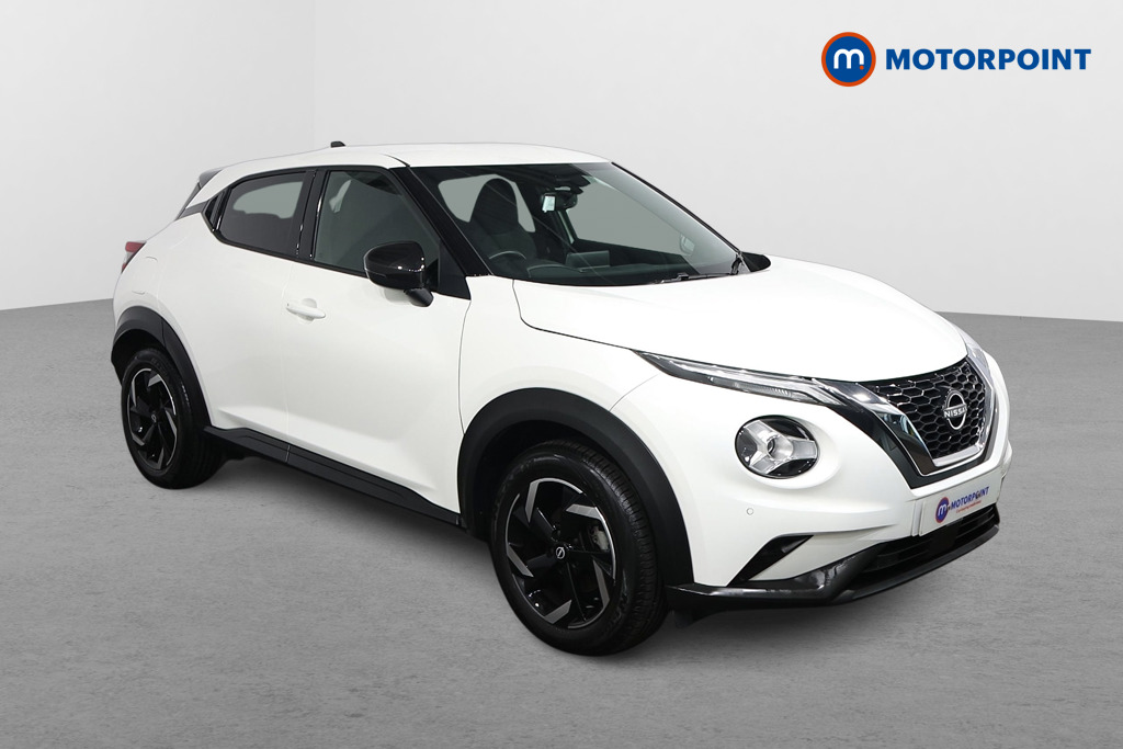 Nissan Juke N-Connecta Manual Petrol SUV - Stock Number (1623100) - Drivers side front corner