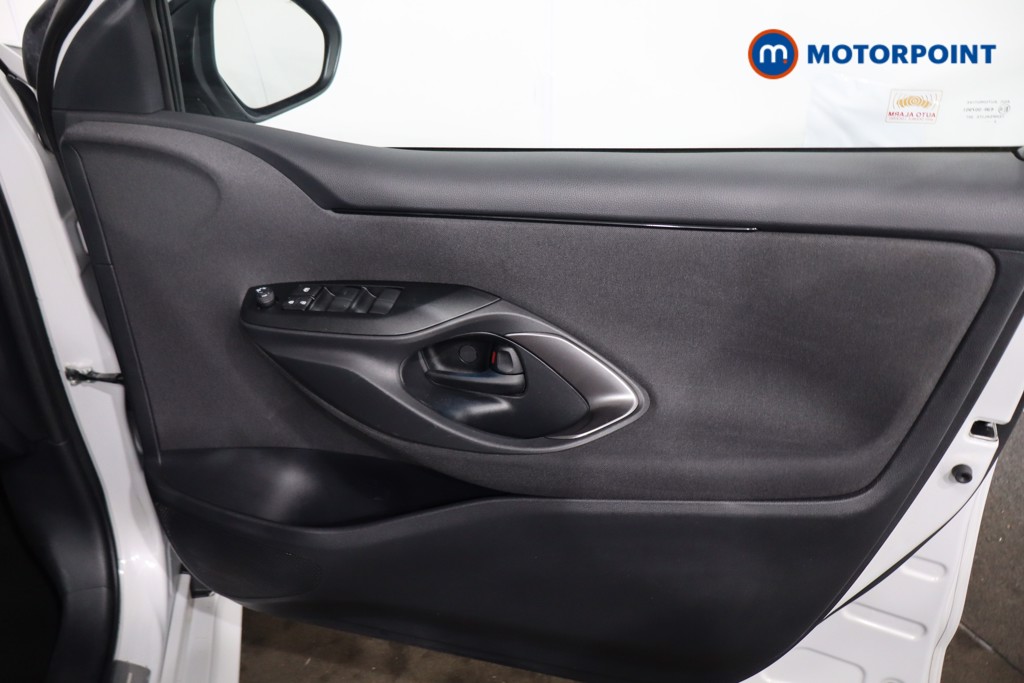 Toyota Yaris Gr Sport Automatic Petrol-Electric Hybrid Hatchback - Stock Number (1623923) - 27th supplementary image