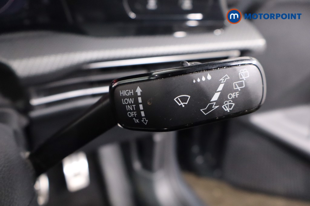 Volkswagen Golf R-Line Automatic Diesel Hatchback - Stock Number (1625791) - 17th supplementary image