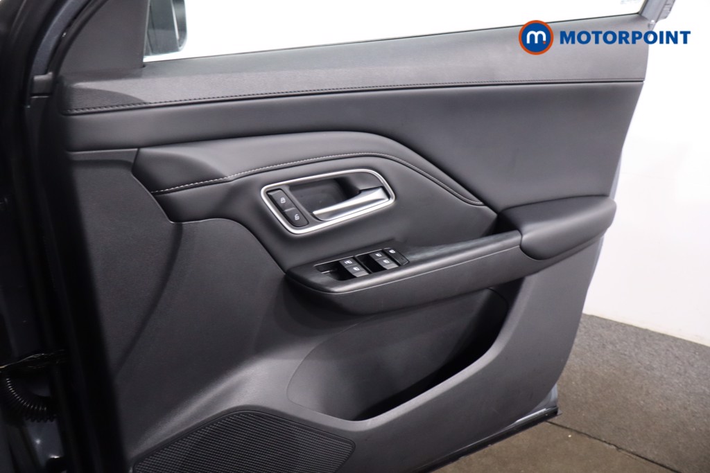 Mg Motor Uk ZS Trophy Automatic Petrol-Electric Hybrid SUV - Stock Number (1617834) - 19th supplementary image