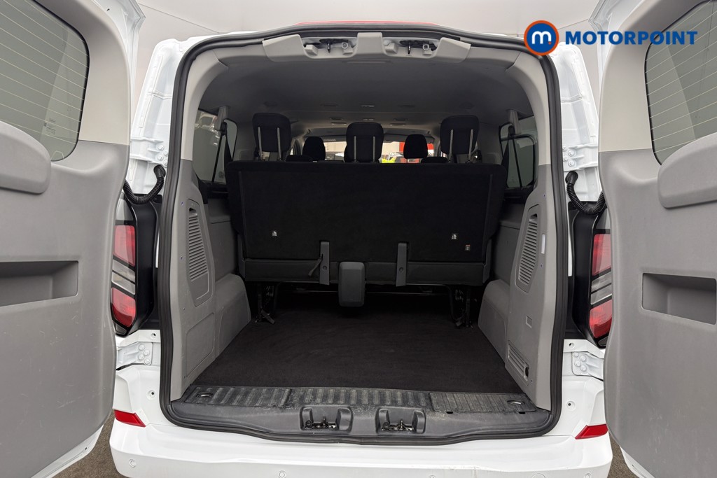 Ford Transit Custom Limited Manual Diesel Standard Roof Minibus - Stock Number (1612851) - 5th supplementary image