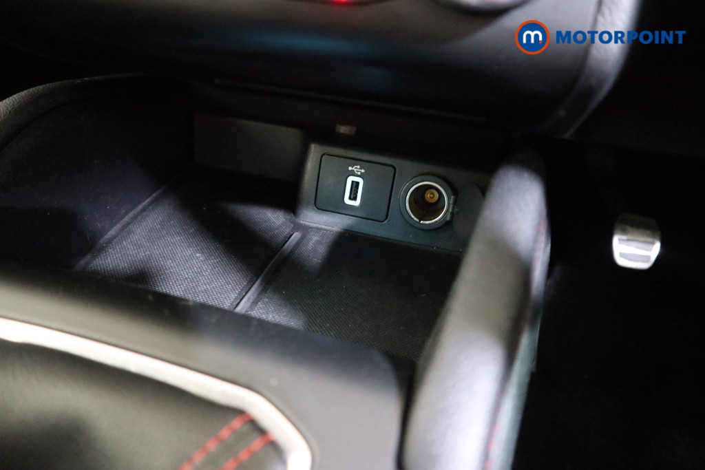 Ford Focus St-Line X Manual Petrol Hatchback - Stock Number (1614755) - 9th supplementary image