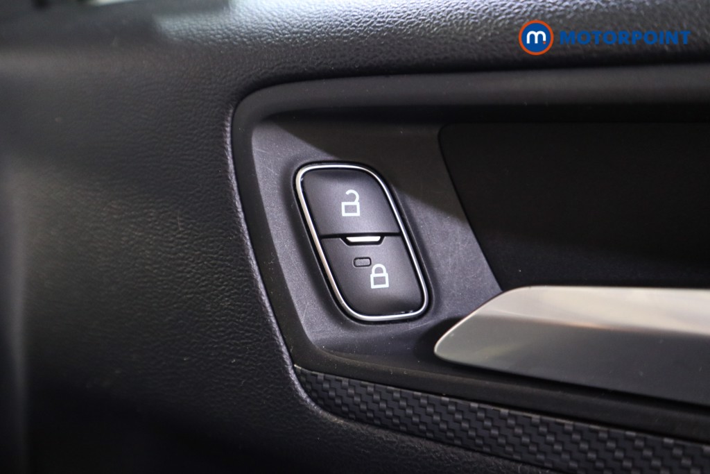 Ford Focus St-Line X Manual Petrol Hatchback - Stock Number (1614755) - 16th supplementary image