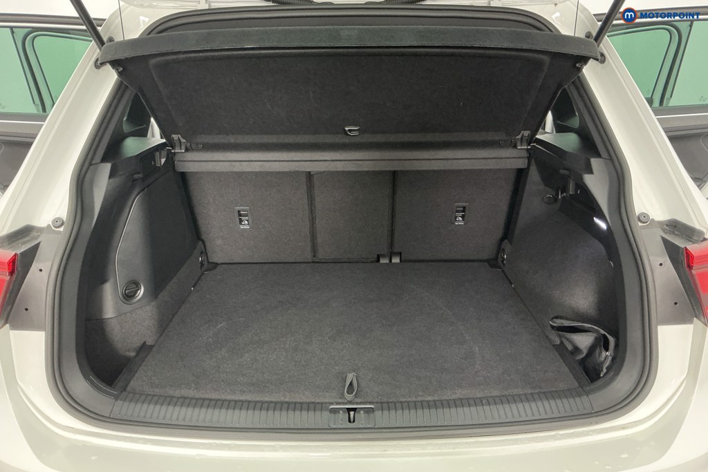 Volkswagen Tiguan R-Line Automatic Petrol Plug-In Hybrid SUV - Stock Number (1615702) - 4th supplementary image