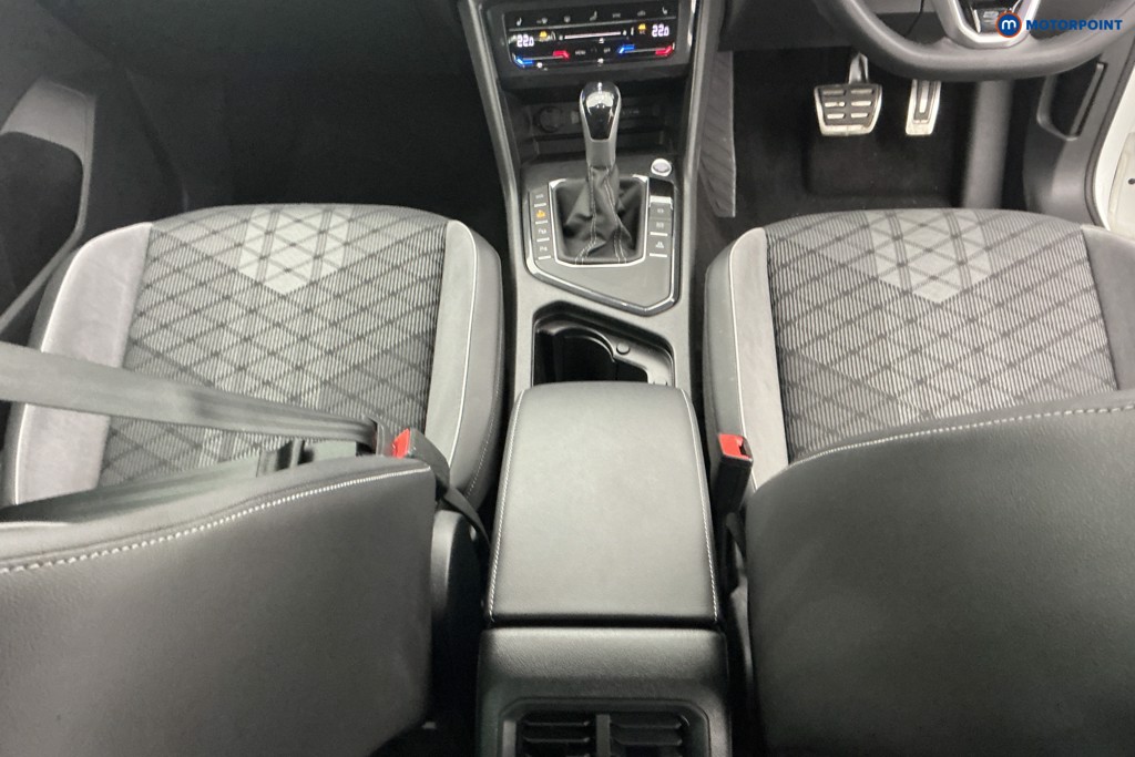 Volkswagen Tiguan R-Line Automatic Petrol Plug-In Hybrid SUV - Stock Number (1615702) - 14th supplementary image