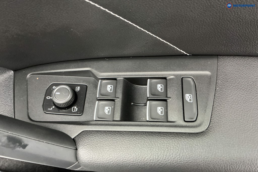 Volkswagen Tiguan R-Line Automatic Petrol Plug-In Hybrid SUV - Stock Number (1615702) - 25th supplementary image