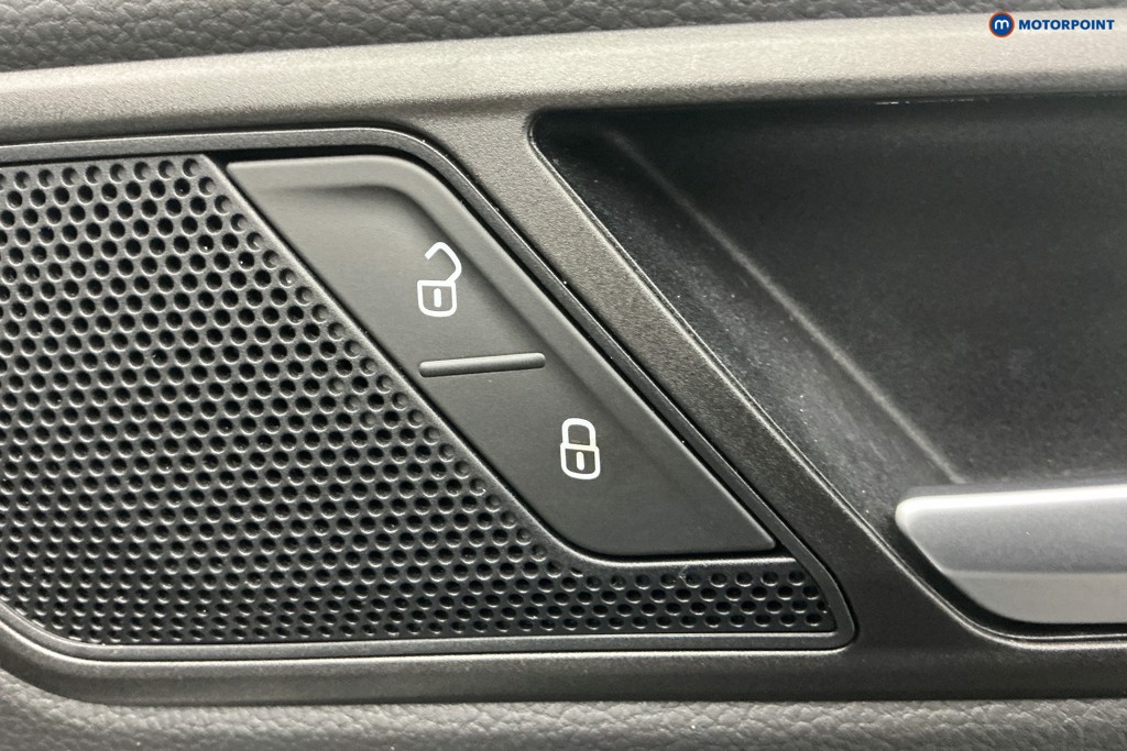 Volkswagen Tiguan R-Line Automatic Petrol Plug-In Hybrid SUV - Stock Number (1615702) - 26th supplementary image