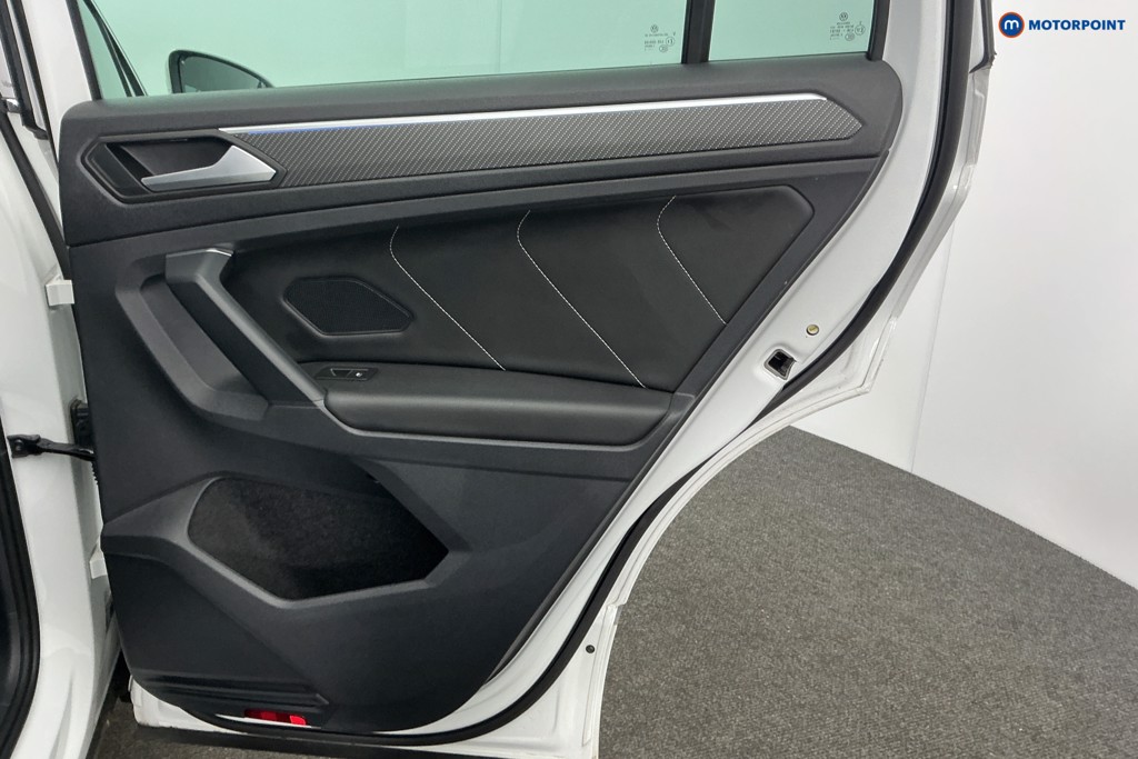 Volkswagen Tiguan R-Line Automatic Petrol Plug-In Hybrid SUV - Stock Number (1615702) - 27th supplementary image
