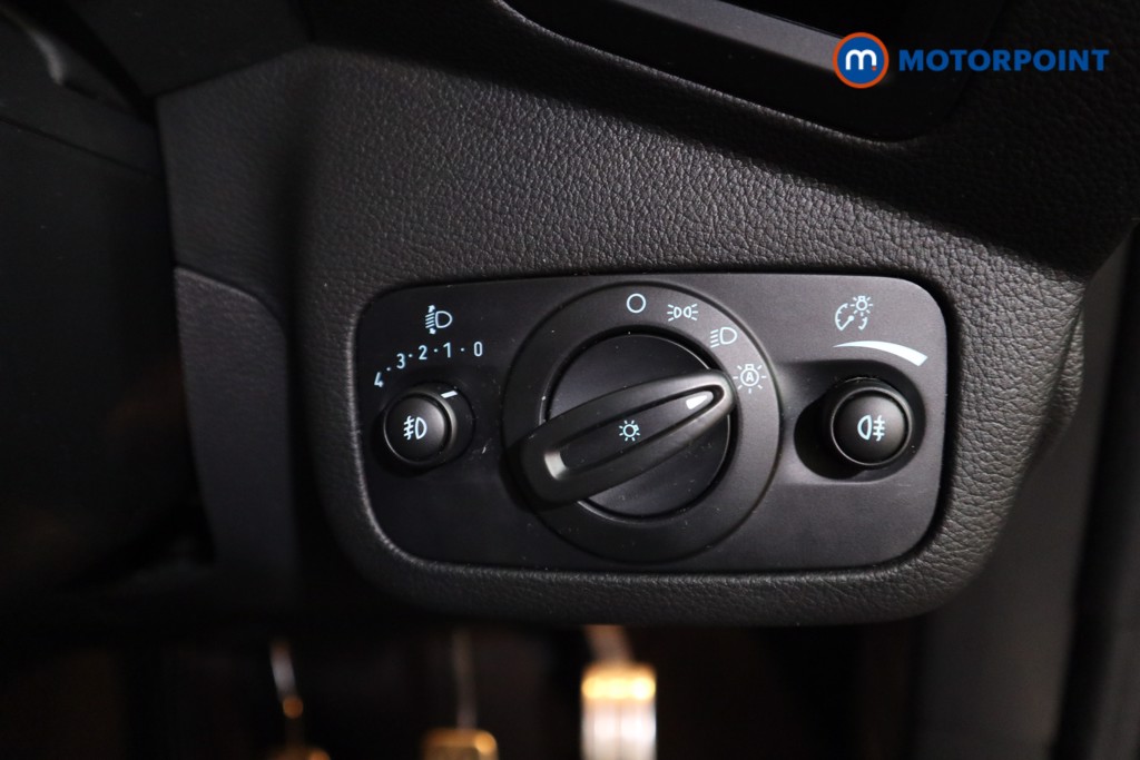 Ford Kuga St-Line Edition Manual Petrol SUV - Stock Number (1616805) - 13th supplementary image