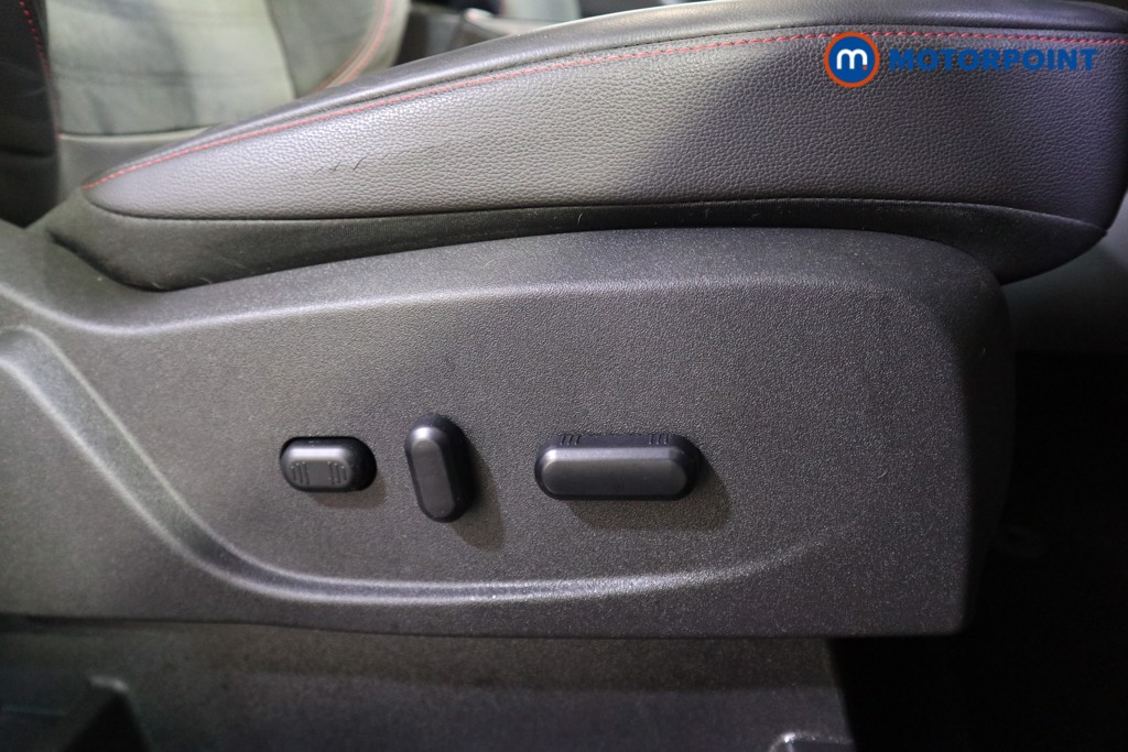 Ford Kuga St-Line Edition Manual Petrol SUV - Stock Number (1616805) - 17th supplementary image