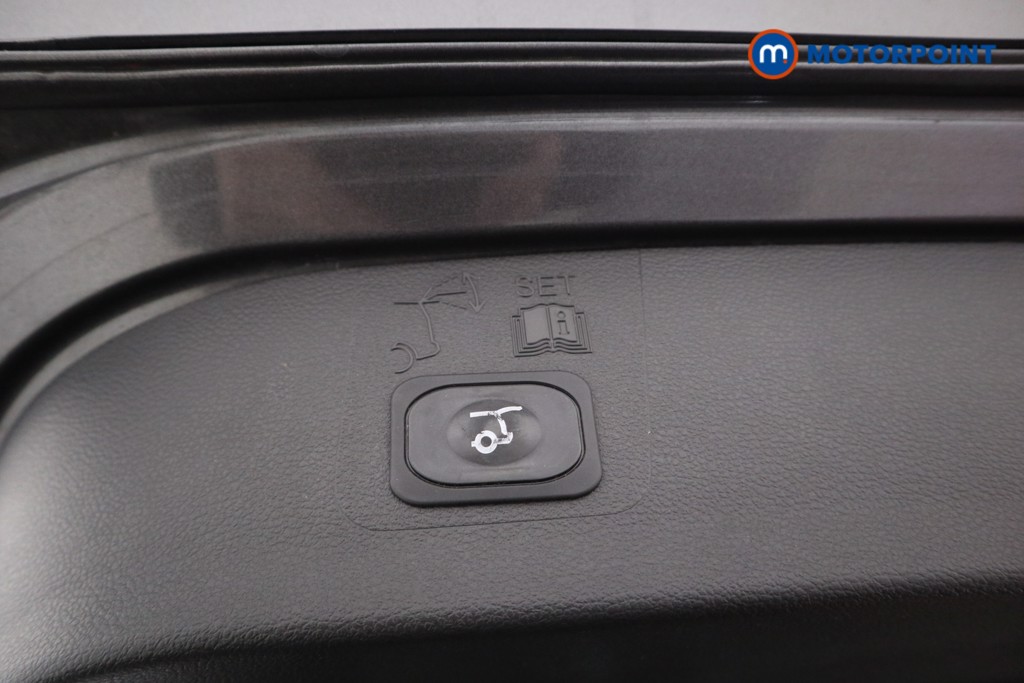 Ford Kuga St-Line Edition Manual Petrol SUV - Stock Number (1616805) - 25th supplementary image