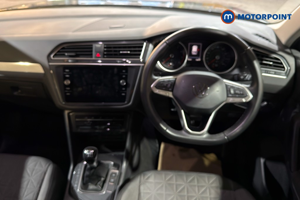 Volkswagen Tiguan Life Manual Petrol SUV - Stock Number (1617339) - 2nd supplementary image