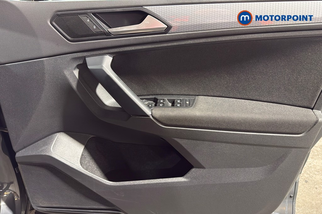 Volkswagen Tiguan Life Manual Petrol SUV - Stock Number (1617339) - 19th supplementary image