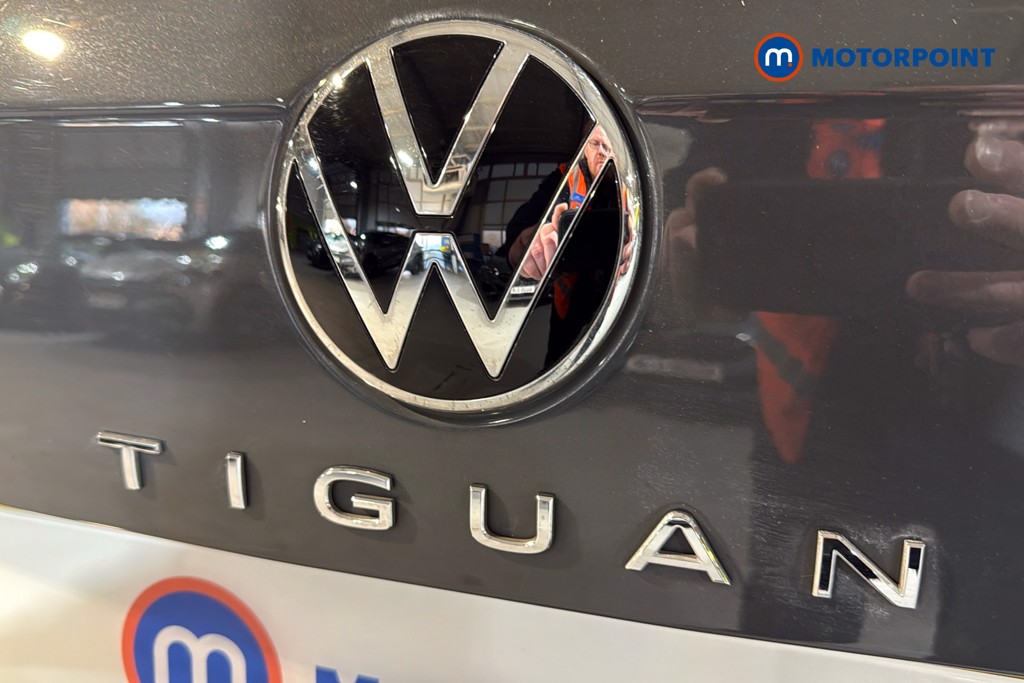 Volkswagen Tiguan Life Manual Petrol SUV - Stock Number (1617339) - 37th supplementary image