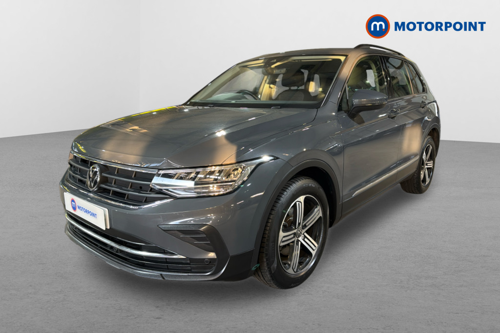 Volkswagen Tiguan Life Manual Petrol SUV - Stock Number (1617339) - Passenger side front corner