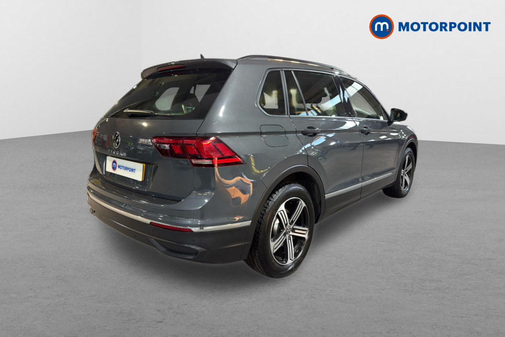 Volkswagen Tiguan Life Manual Petrol SUV - Stock Number (1617339) - Drivers side rear corner