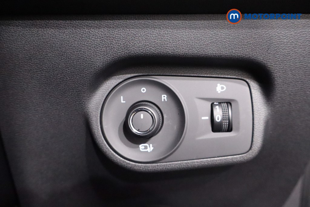 Mg Motor Uk ZS Trophy Automatic Petrol-Electric Hybrid SUV - Stock Number (1617815) - 17th supplementary image