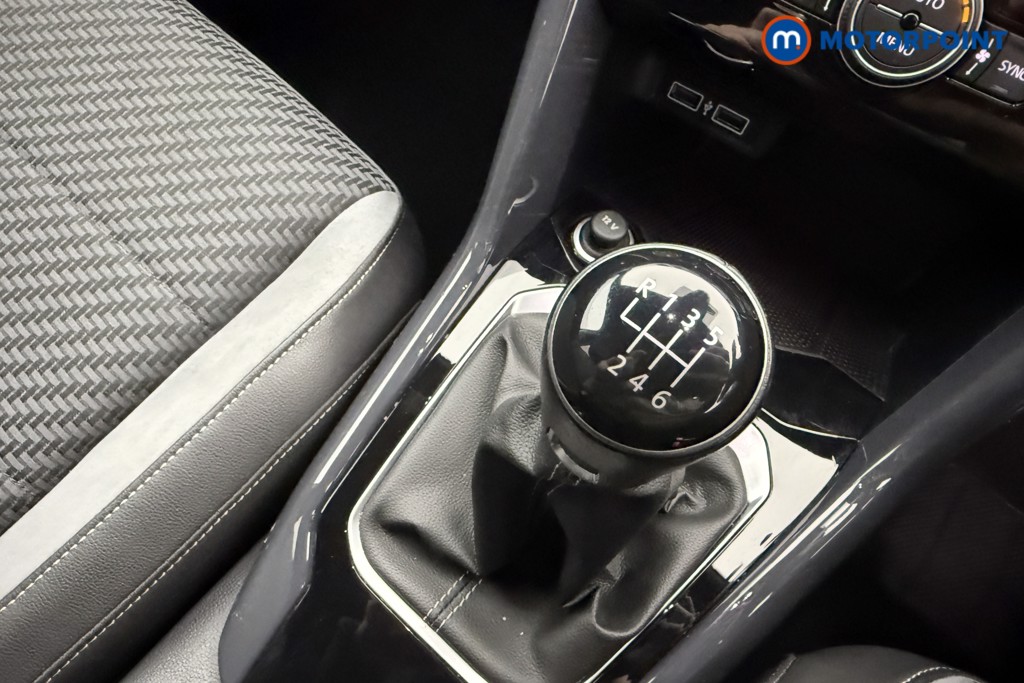 Volkswagen T-Roc R-Line Manual Diesel SUV - Stock Number (1617896) - 11th supplementary image