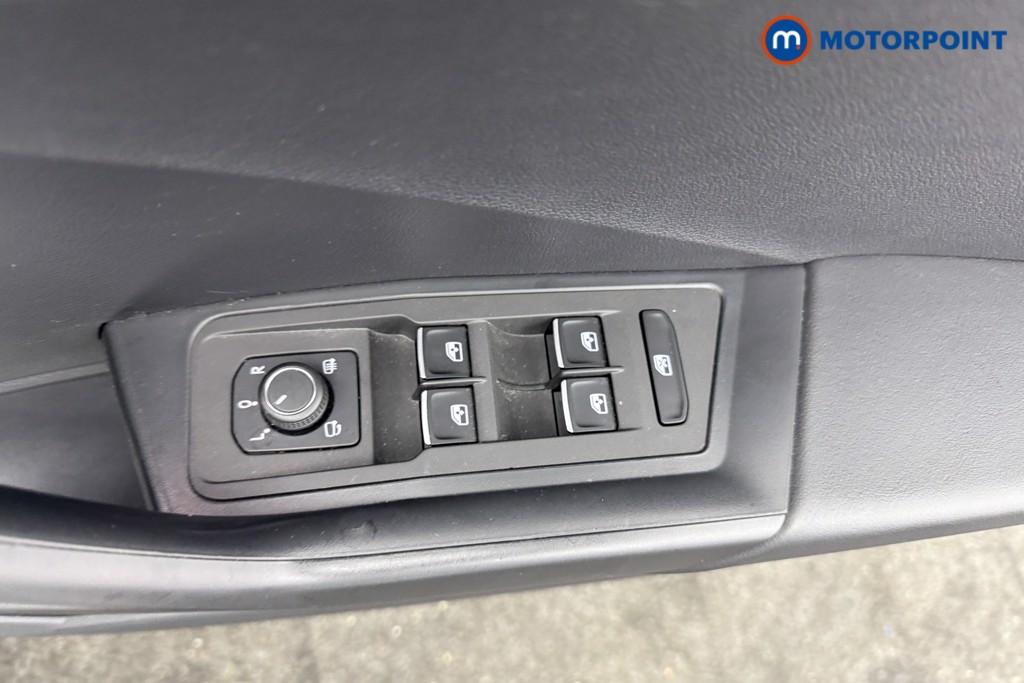 Volkswagen T-Roc R-Line Manual Diesel SUV - Stock Number (1617896) - 15th supplementary image