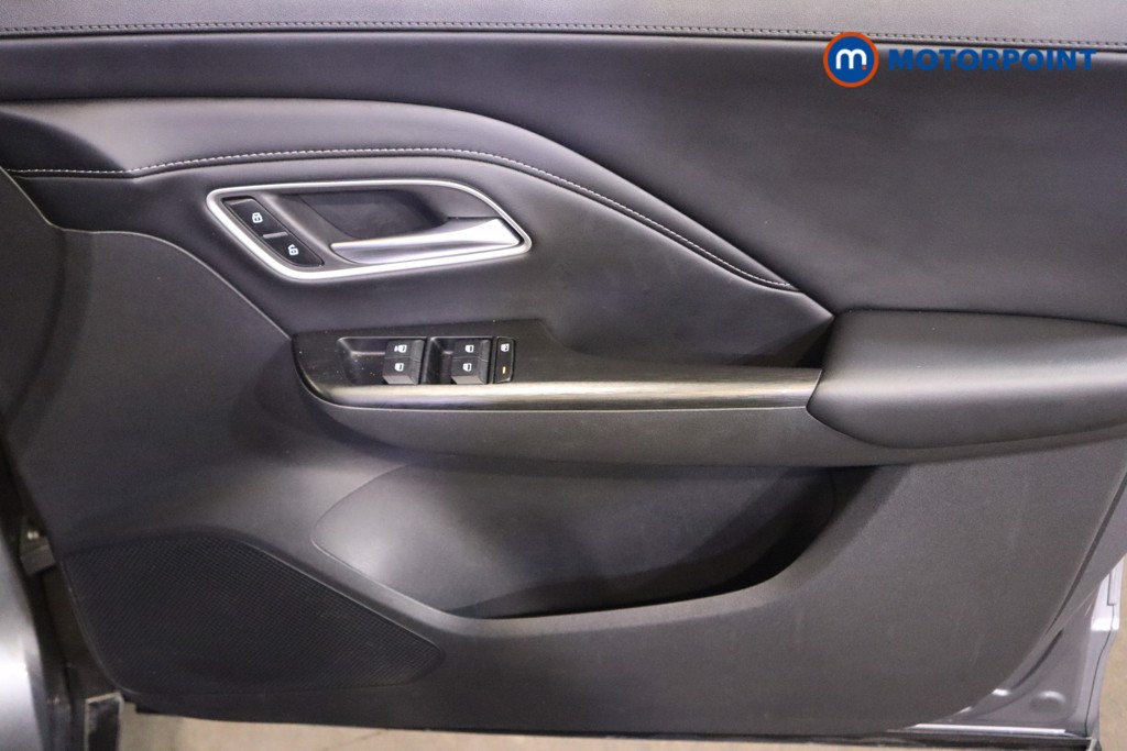 Mg Motor Uk ZS Trophy Automatic Petrol-Electric Hybrid SUV - Stock Number (1617931) - 13th supplementary image