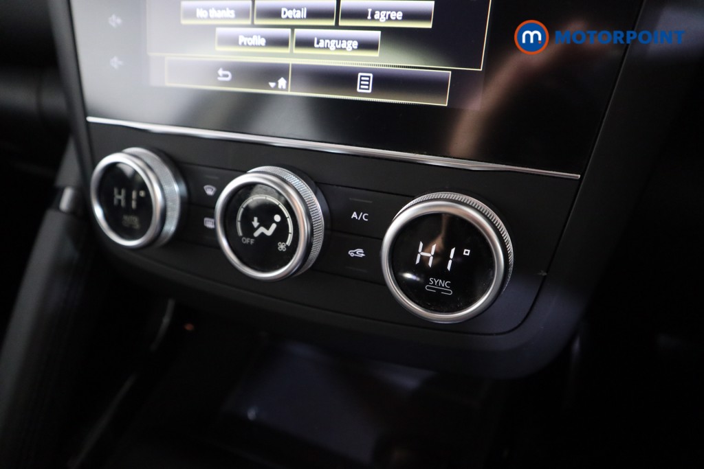 Renault Kadjar Iconic Manual Petrol SUV - Stock Number (1617939) - 8th supplementary image