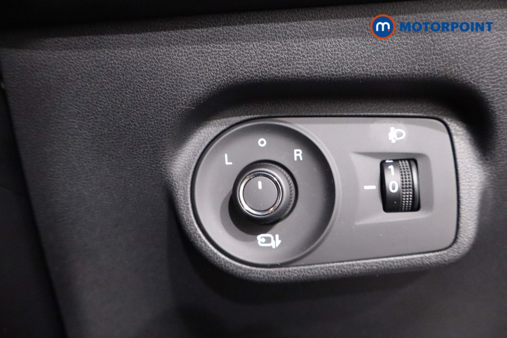 Mg Motor Uk ZS Trophy Automatic Petrol-Electric Hybrid SUV - Stock Number (1618420) - 17th supplementary image