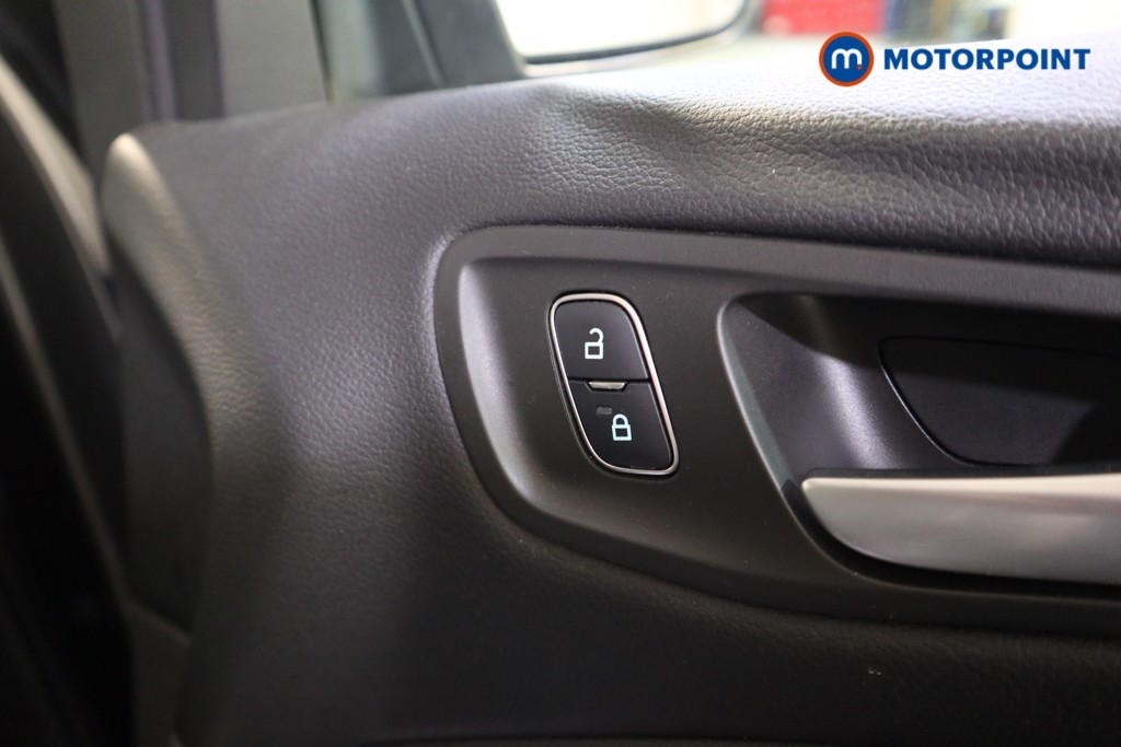 Ford Kuga St-Line Manual Petrol SUV - Stock Number (1619269) - 14th supplementary image